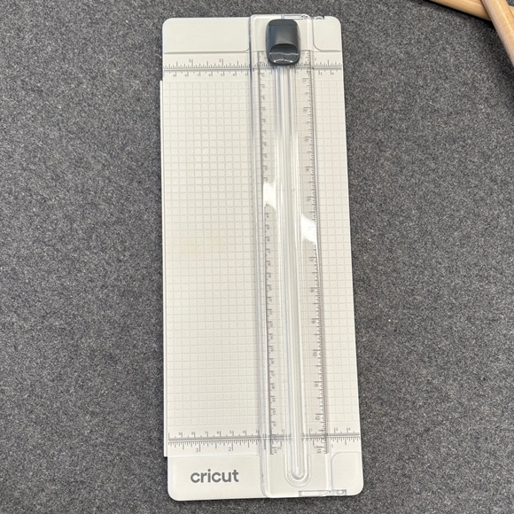 Cricut Other - Cricut White and Gray Craft Trimmer